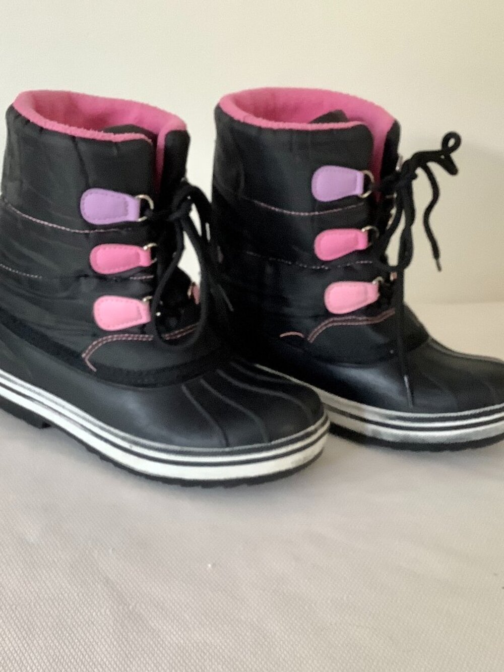 Girls Boots Tie Black Pink Sz 2. Portland Boot Company